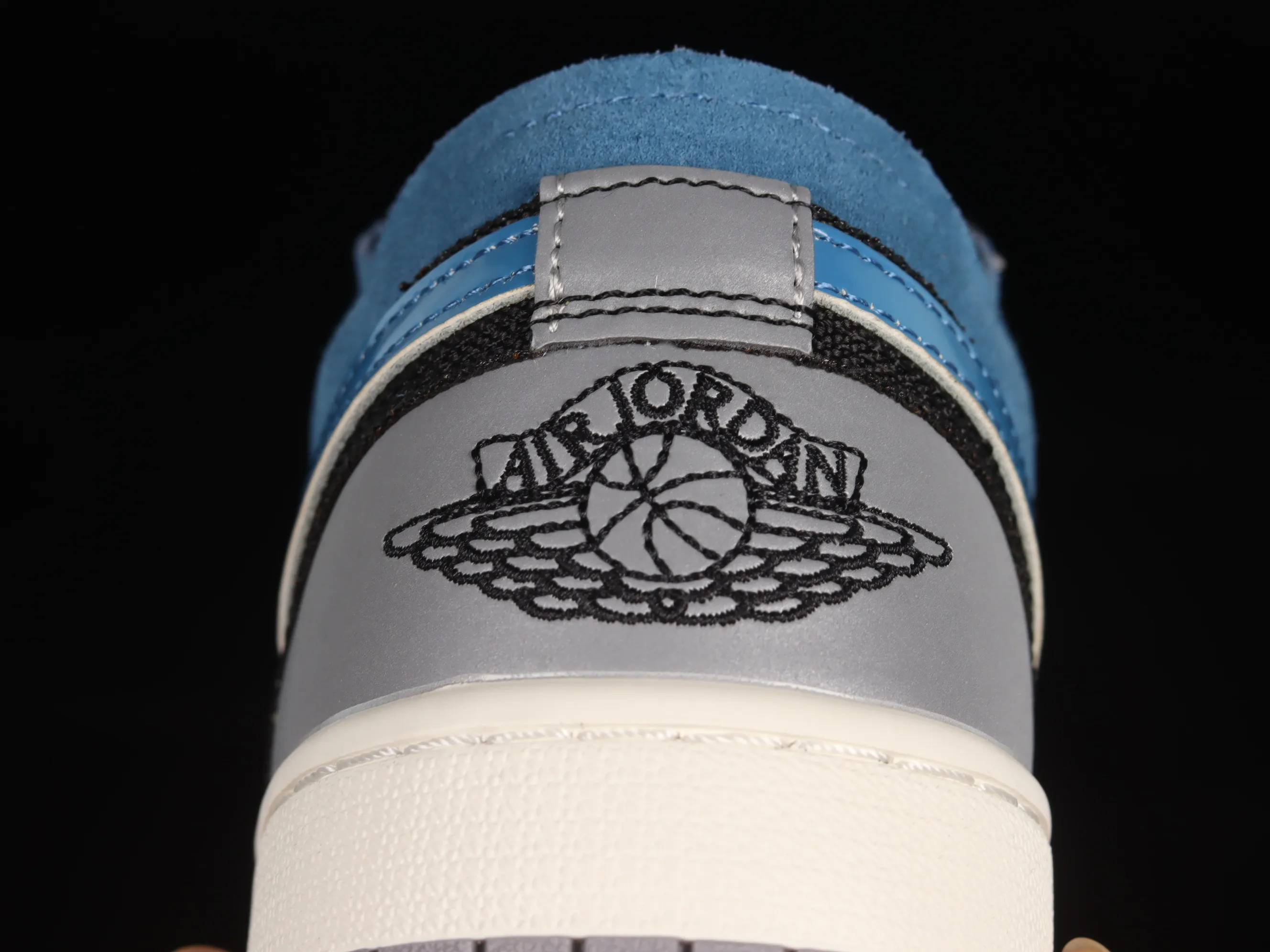 All categories Air Jordan Jordan series basketball shoes Air Jordan 1 Low Z version Air Jordan 1 Low SE "Craft Obsidian" AJ1 Joe 1 Obsidian low-top basketball shoes DR8867-400